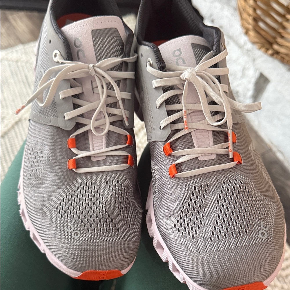 On Cloud Running Gray And Orange - image 8